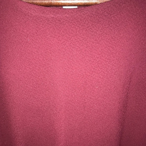 Women's Express Burgundy Short Sleeve Modest Dress - Picture 4 of 13